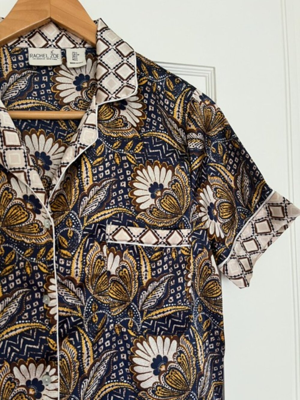 Rachel Zoe Two Piece Pajama Short Set in Blue Floral | Size Small - Picture 3 of 6